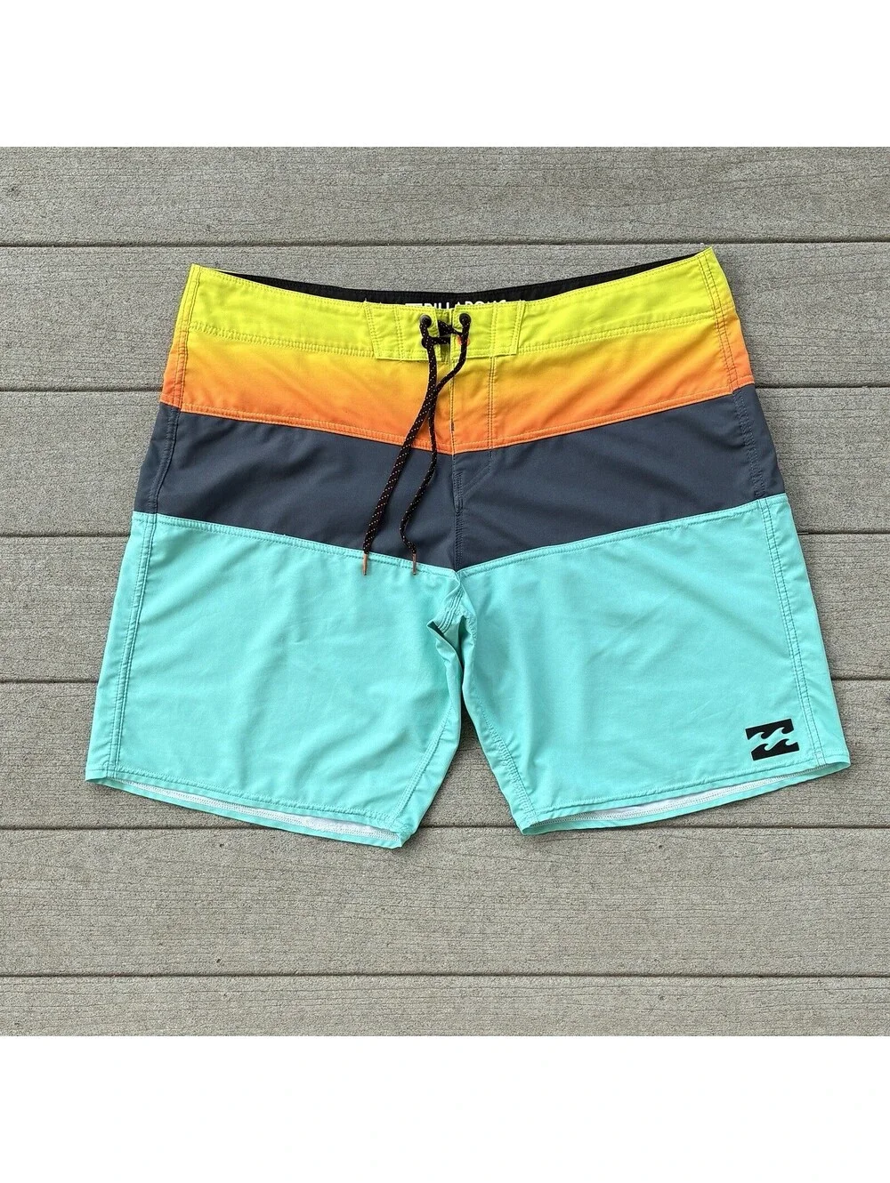 Billabong Platinum × Board ShortsMens 38 Color Block Surf Swim